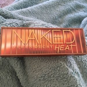 Urban Decay Naked Heat palette